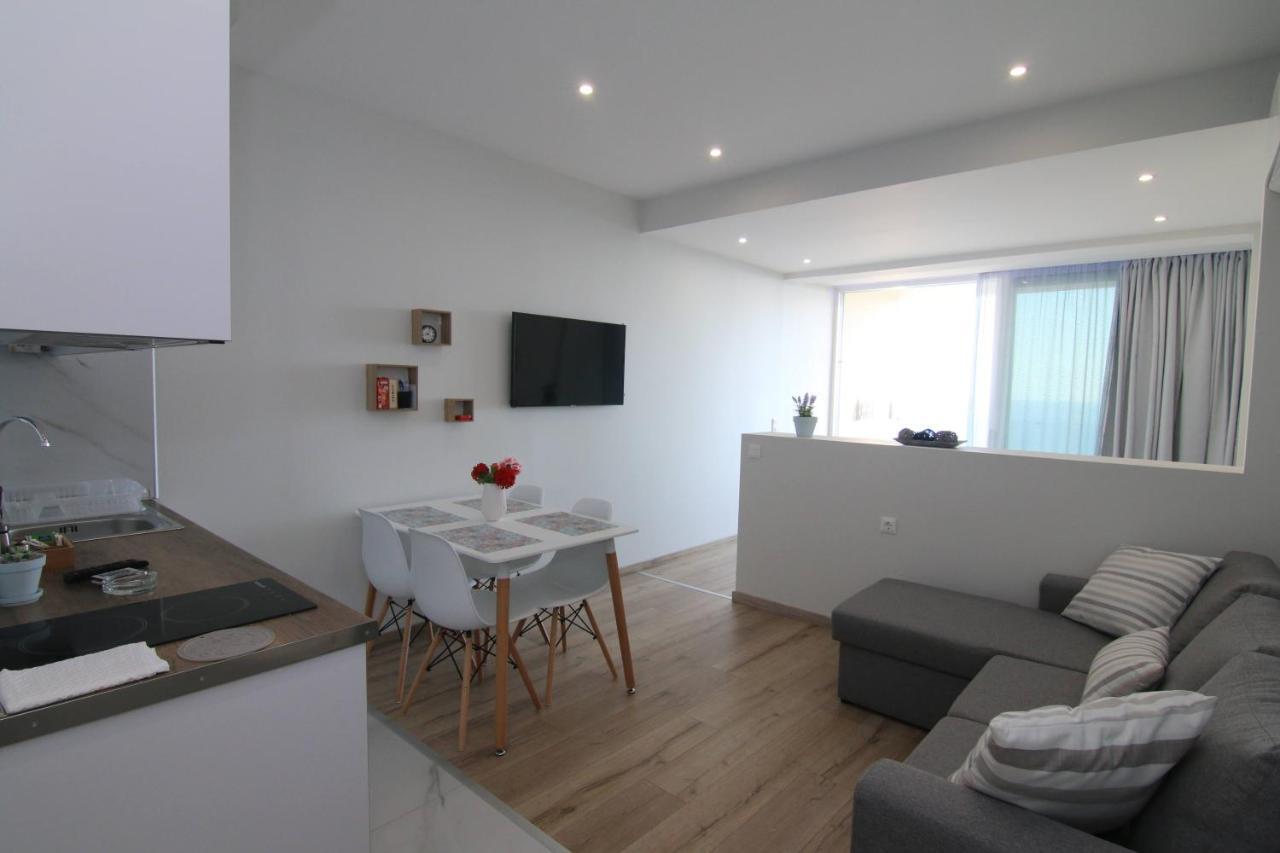 Lakones Deluxe Suites A Zewnętrze zdjęcie